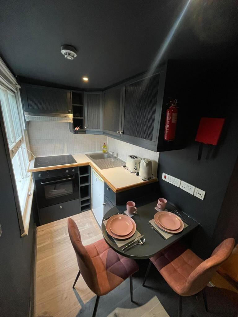 Portobello Road Artistic Studios 'Budget' Londra Cameră foto