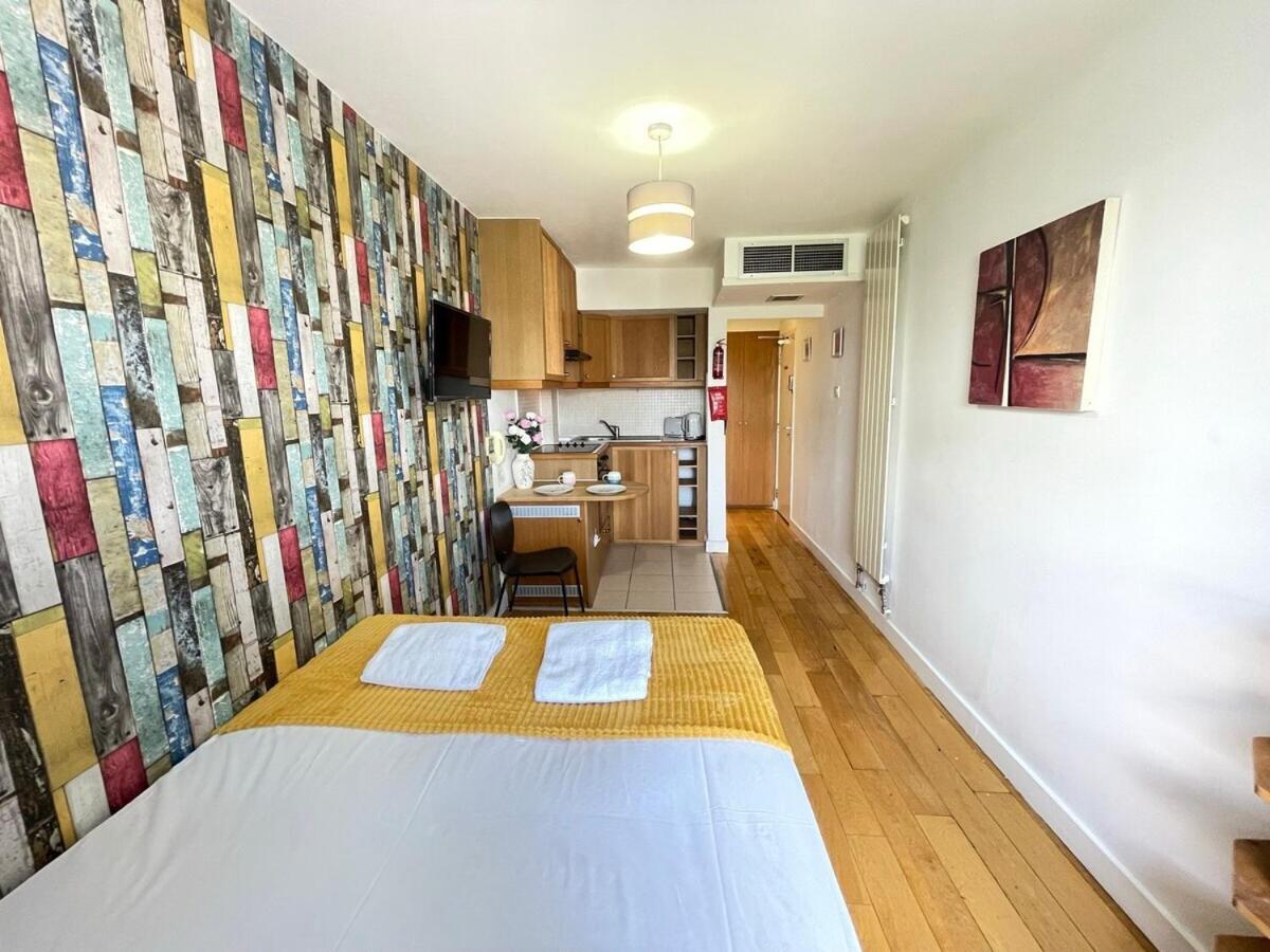 Portobello Road Artistic Studios 'Budget' Londra Cameră foto