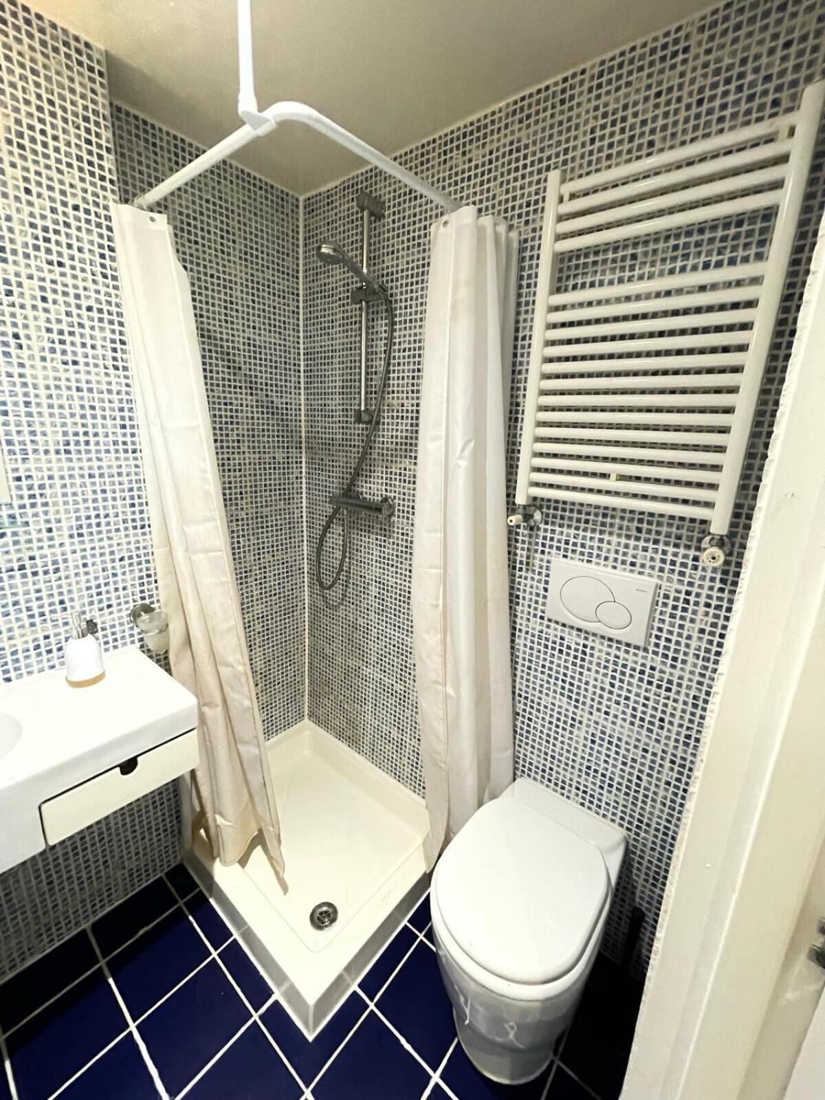 Portobello Road Artistic Studios 'Budget' Londra Cameră foto